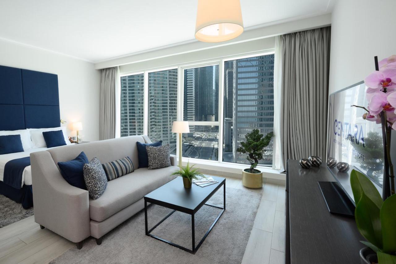 Centara West Bay Hotel & Residences 多哈 外观 照片 A living room in a serviced apartment in Dubai