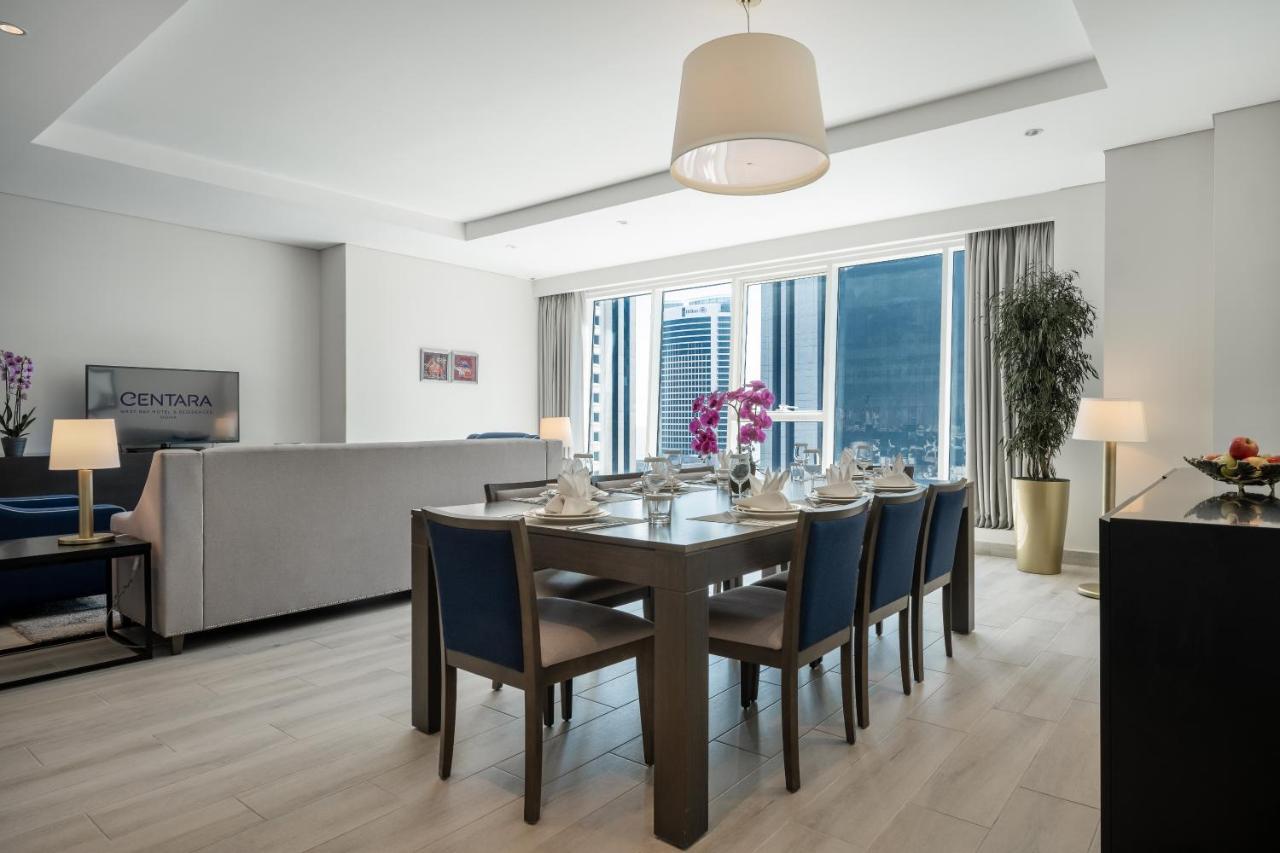 Centara West Bay Hotel & Residences 多哈 外观 照片 A dining room at the Ritz-Carlton, DIFC