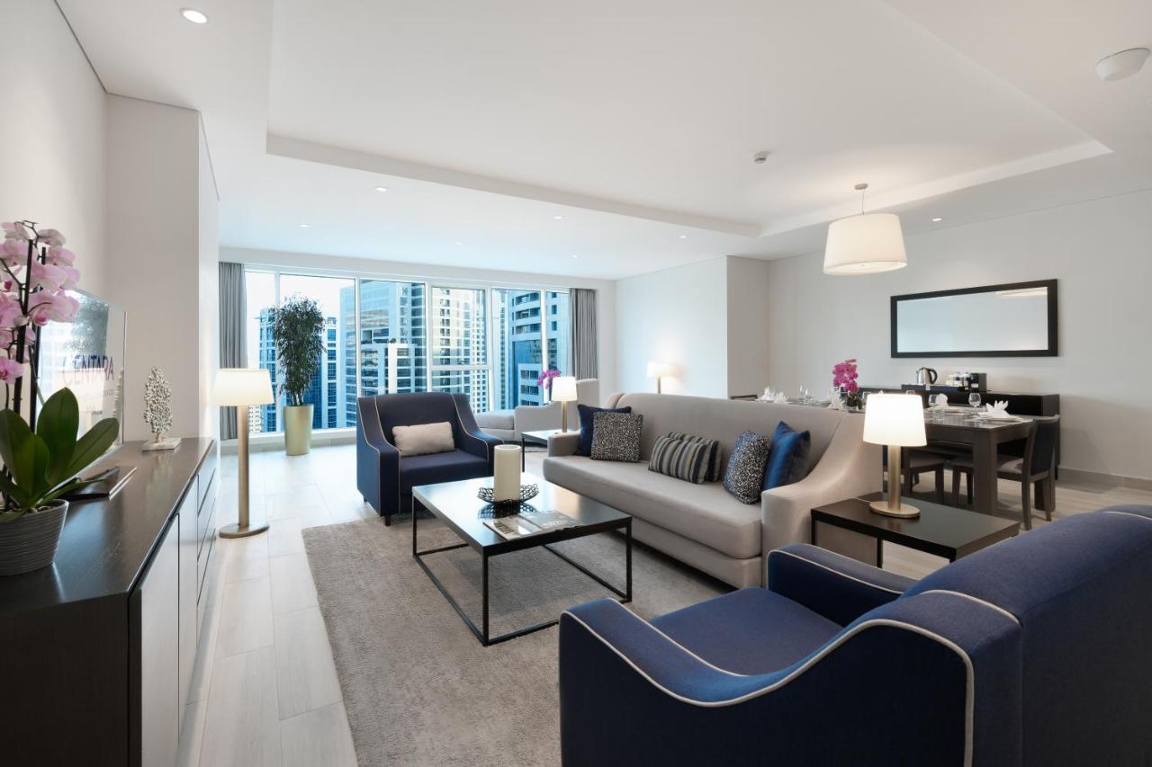 Centara West Bay Hotel & Residences 多哈 外观 照片 A living room in a typical apartment