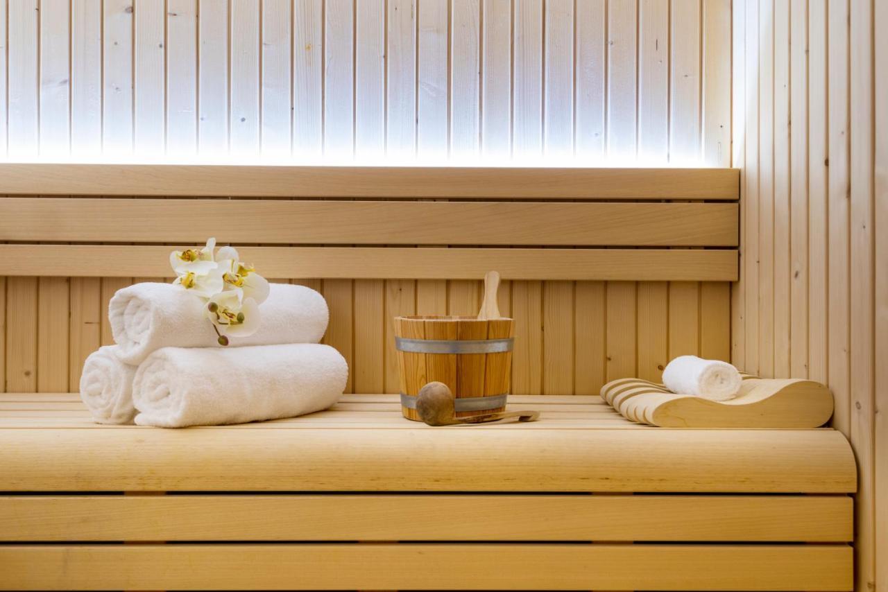 Centara West Bay Hotel & Residences 多哈 外观 照片 Sauna accessories