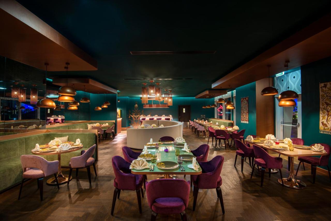 Centara West Bay Hotel & Residences 多哈 外观 照片 The interior of the restaurant